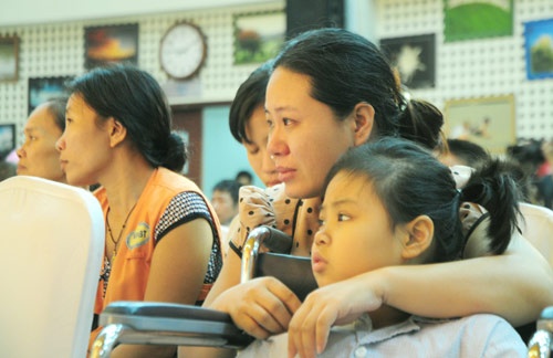 Hanh trinh cua nguoi me tim mau hiem cuu con hinh anh