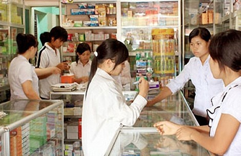 Dung phi pham khi xai khang sinh hinh anh