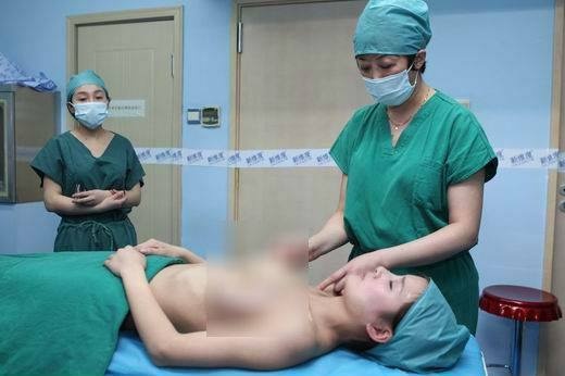 Nhung lam tuong cua phai dep ve phau thuat nang nguc hinh anh