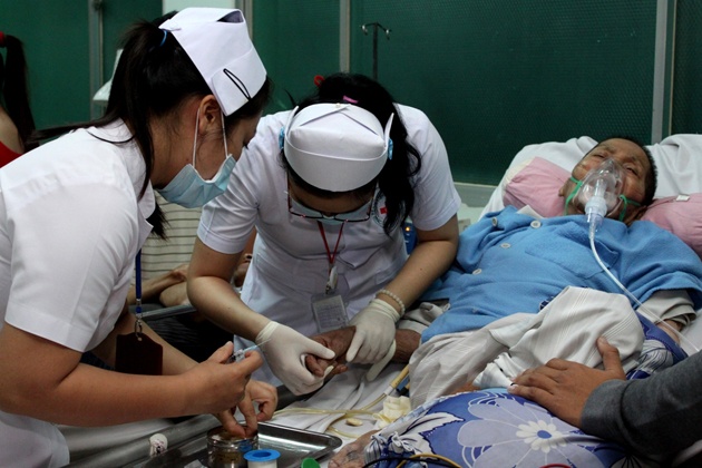 Bac si noi tru va nhung dem truc ua nuoc mat hinh anh