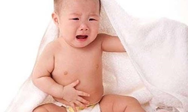 Sai lam cua bo me gay hai da day cho con hinh anh
