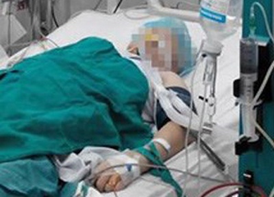 Thanh nien Australia ngung tho khi dang tap Gym hinh anh