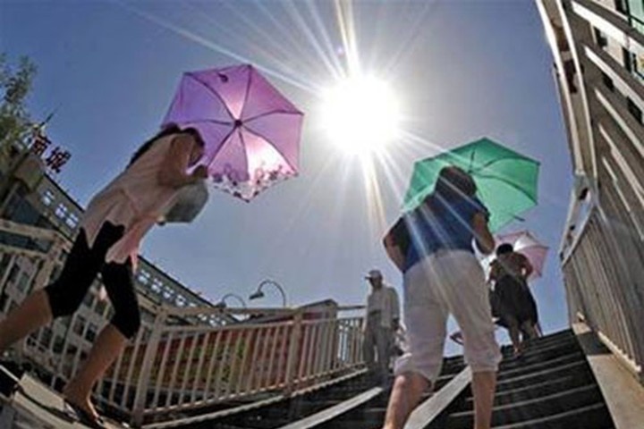 An uong the nao de khoe manh khi nang nong? hinh anh