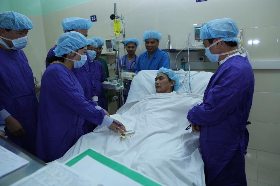 Ghep tang xuyen Viet cuu song hai benh nhan hinh anh