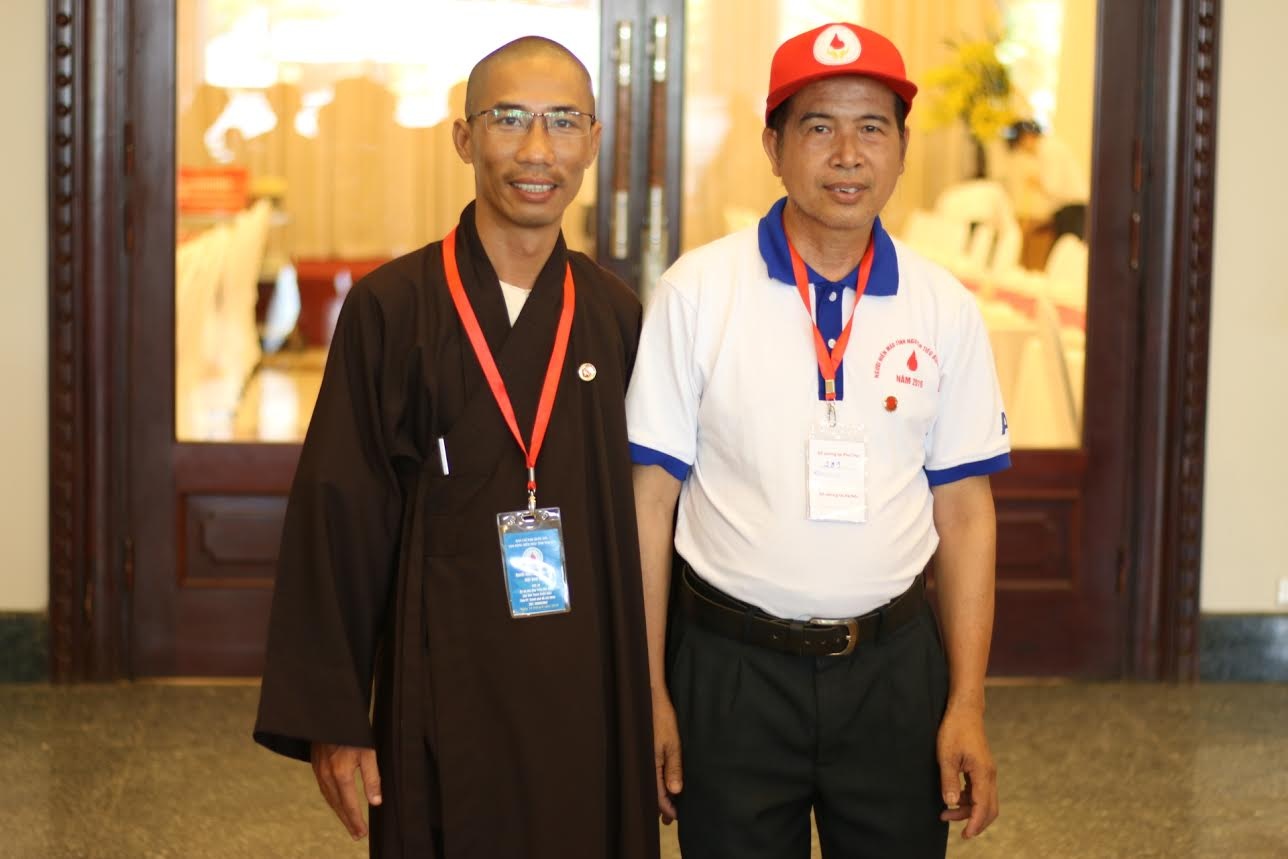 sư thầy hiến máu ảnh 1 su thay hien mau anh 1