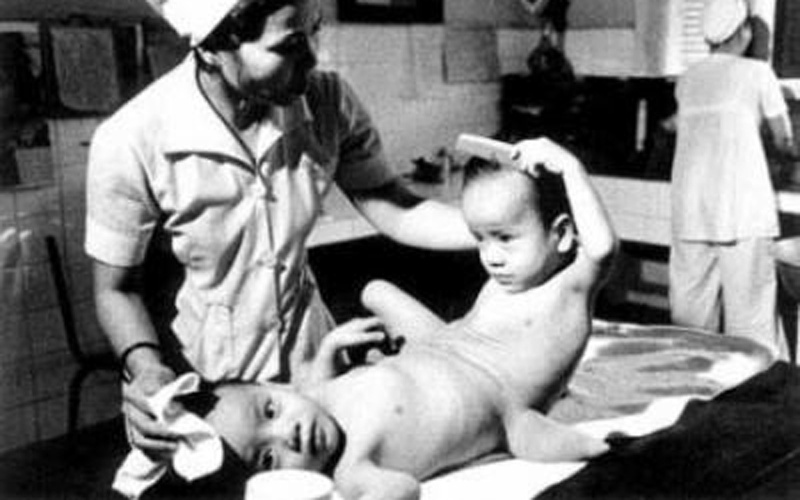 Ba lan tach cap song sinh dinh lien dang nho cua bac si Viet hinh anh