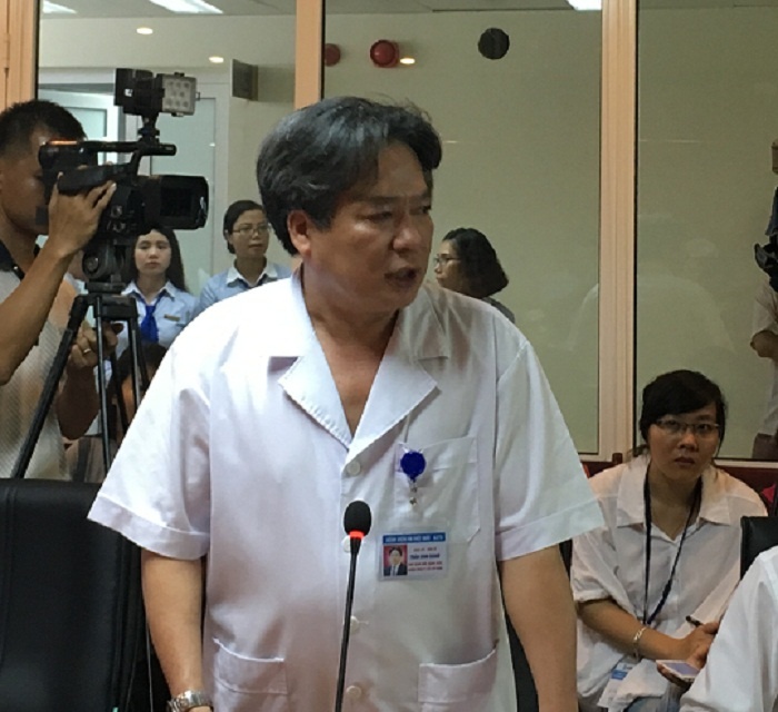 Dinh chi hoat dong chuyen mon bac si mo nham chan benh nhan hinh anh