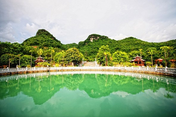 Gieng nuoc lon nhat Viet Nam o dau? hinh anh