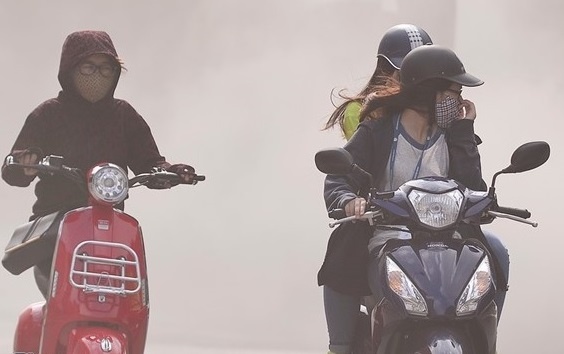 Hit khoi bui o Ha Noi nguy hiem ra sao? hinh anh