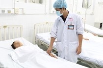 Cach dieu tri sang chan tam ly cho be chung kien me bi giet hinh anh