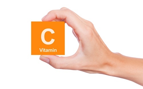 Tu vong vi tiem vitamin C hinh anh