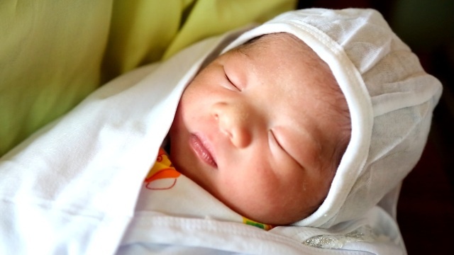 Em be dau tien tai Phu Tho ra doi nho thu tinh nhan tao hinh anh