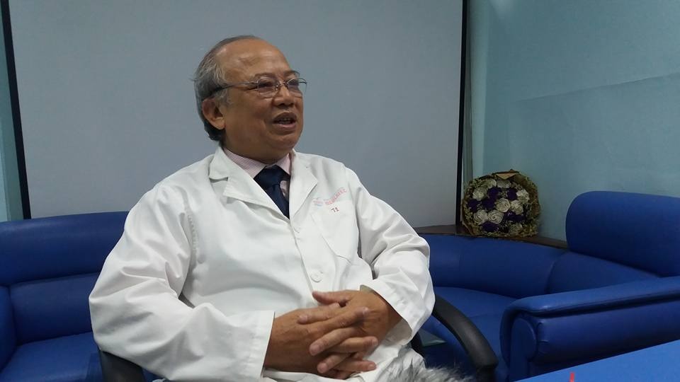 Be gai 11 tuoi mang khoi u nang to bang qua buoi hinh anh
