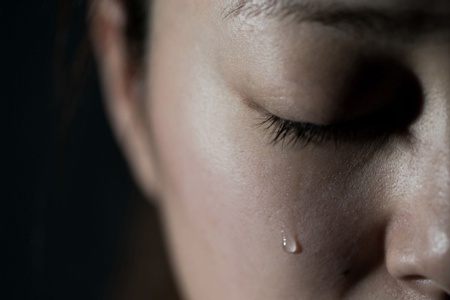 Nhan tin nhiem HIV sau khi chong qua doi hinh anh
