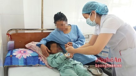 Chiec ken do choi trong phoi be 6 tuoi hinh anh