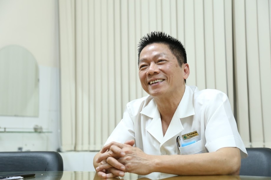 don em be trong khoanh khac giao thua anh 1