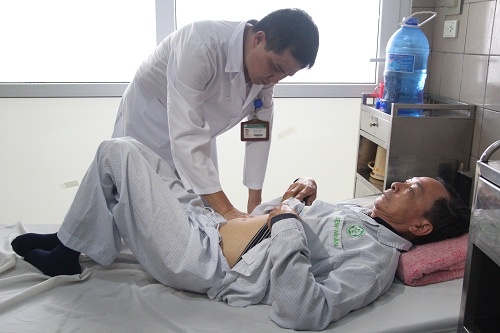 Suyt mat mang vi uong ruou pha mat ca tram hinh anh