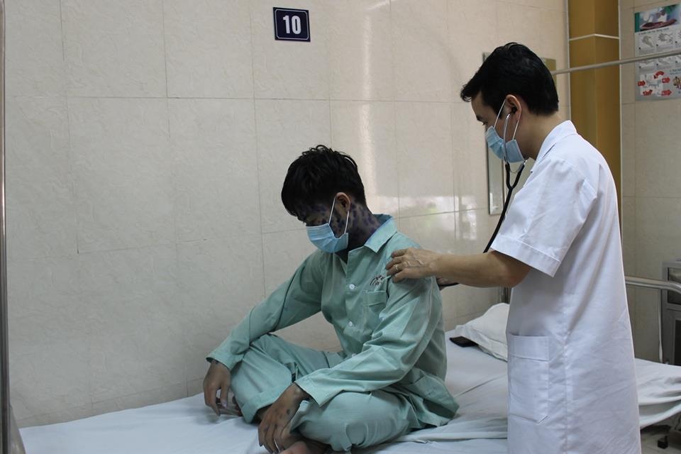 bệnh nhân mắc thủy đậu ảnh 2 benh nhan mac thuy dau anh 2