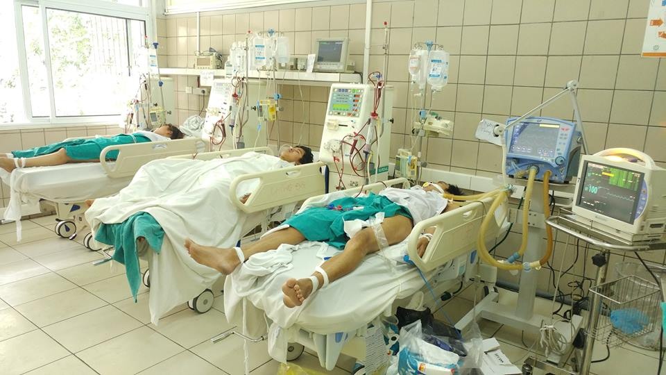 7 sinh vien nguy kich vi uong ruou tu trua den dem ngay 8/3 hinh anh