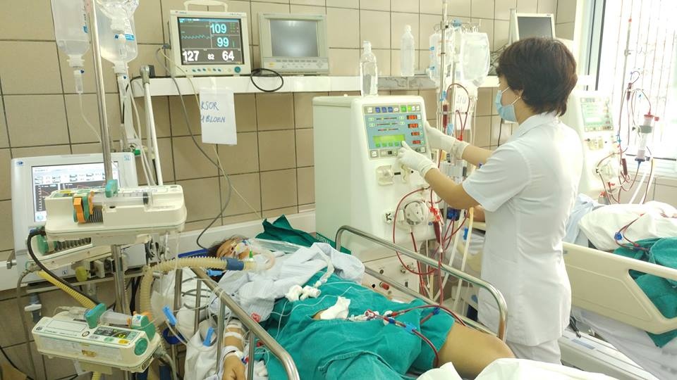Them 2 sinh vien nhap vien vi ngo doc ruou sau khi lien hoan 8/3 hinh anh