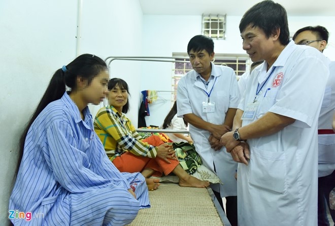 Nguoi phu nu phat dien vi phai lay ke ham hiep minh lam chong hinh anh