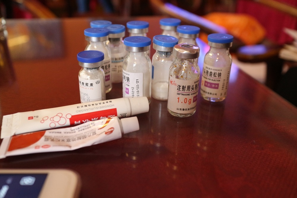 phong kham A Chau bi to cao anh 1