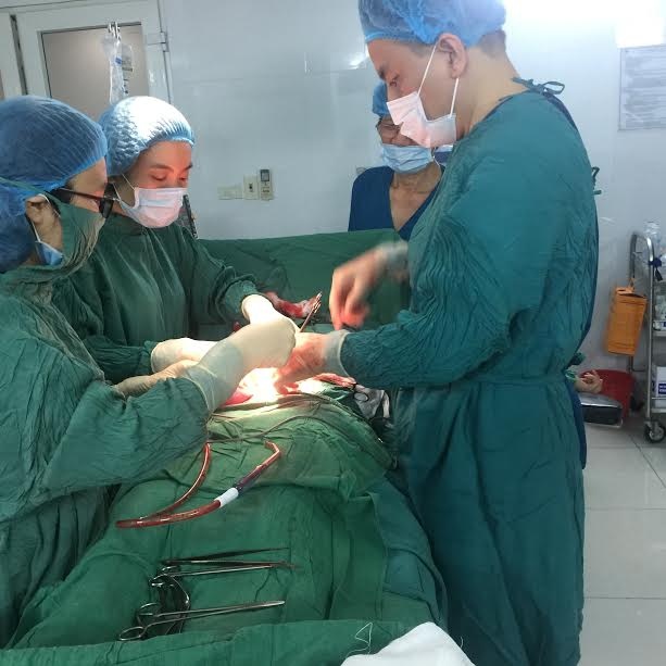 khối u "khủng" trong tử cung bệnh nhân ảnh 1 khoi u "khung" trong tu cung benh nhan anh 1