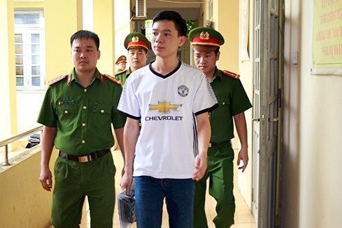 Bac si Hoang Cong Luong duoc tai ngoai hinh anh