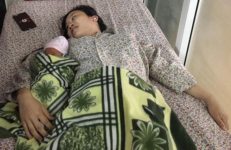 Cuu song san phu 37 tuan vo tu cung hiem gap hinh anh