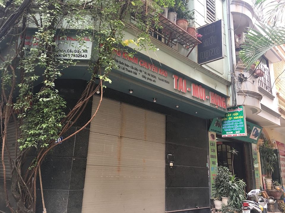 bác sĩ tát bệnh nhân ảnh 2 bac si tat benh nhan anh 2