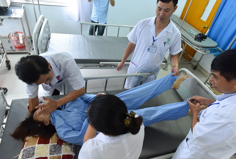 Nữ sinh lớp 12 nghiện điện thoại ảnh 1 Nu sinh lop 12 nghien dien thoai anh 1
