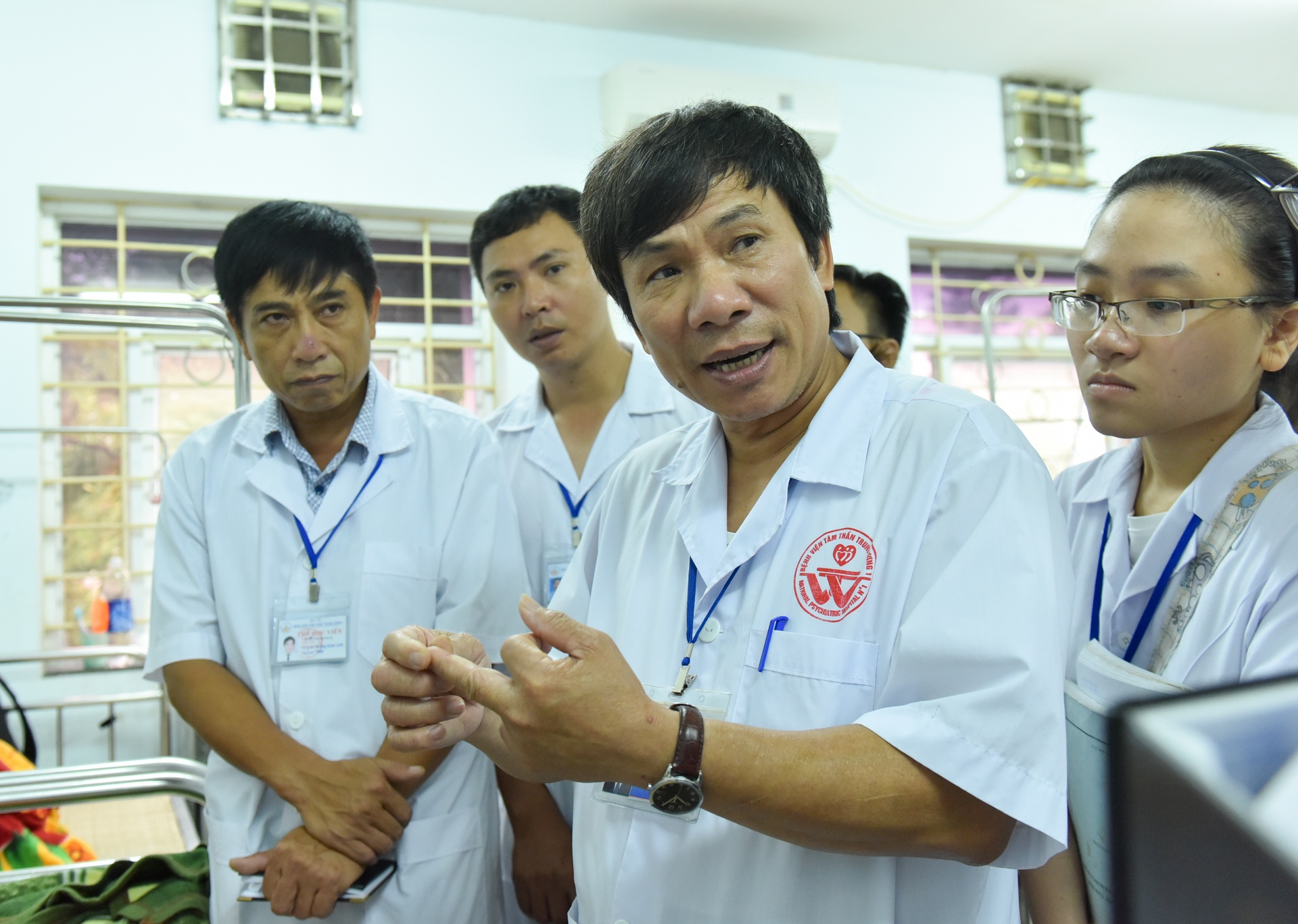 Bà mẹ 9X nghiện facebook  ảnh 2 Ba me 9X nghien facebook anh 2