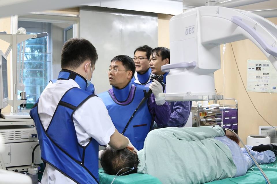 Cuu song benh nhan nghien ruou gap bien chung sau khi bi viem tuy cap hinh anh