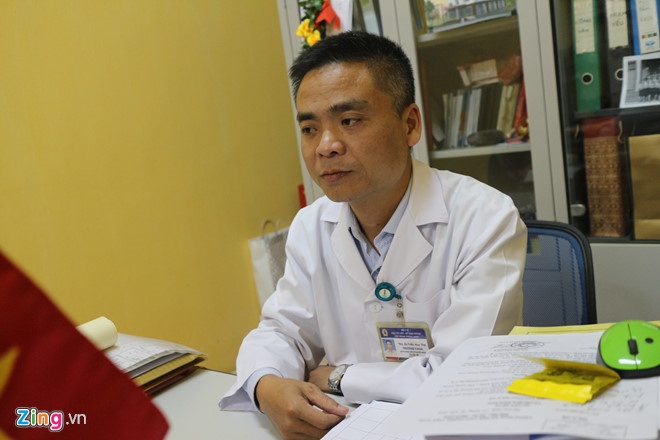 Be gai hai tuoi lien tuc ngua vung kin anh 1