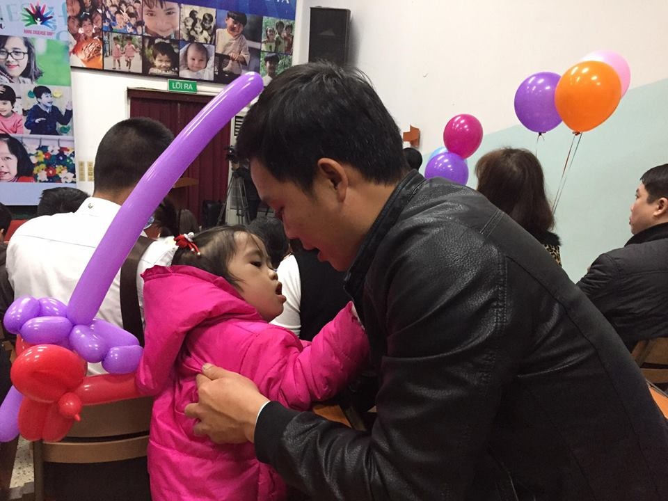 Hon 300 trieu nguoi mac benh hiem hinh anh