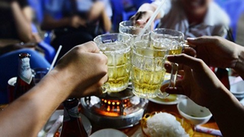 Viet Nam la 'cuong quoc' ve su dung bia ruou? hinh anh