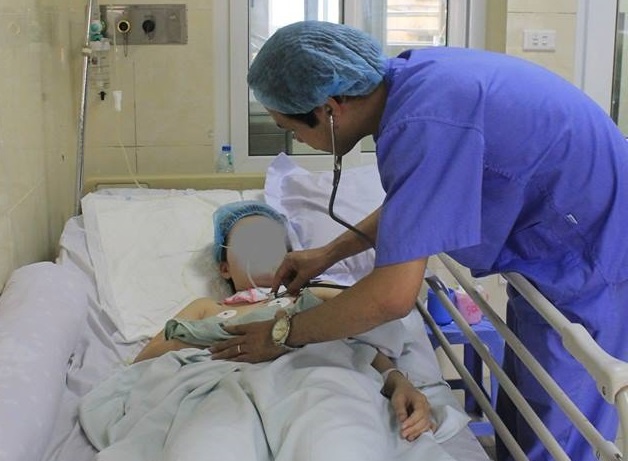 Co gai roi vao tien hon me sau con dau dau dot ngot hinh anh
