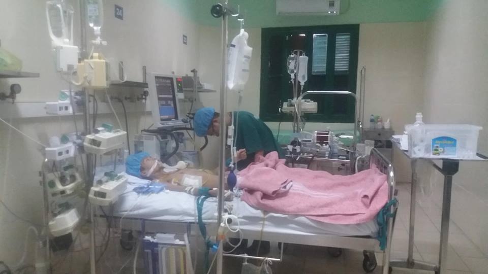 Nam sinh suy tim voi cau noi am anh bac si: 'Bao gio co tim bac nhi?' hinh anh