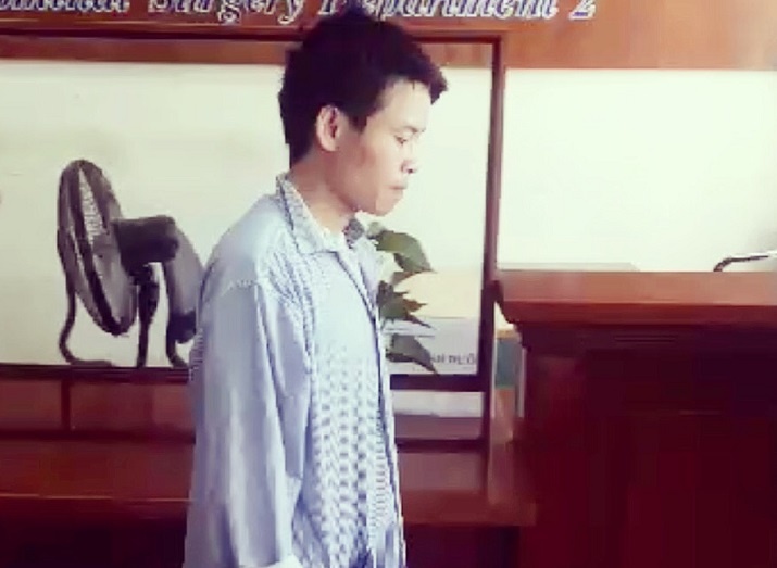 Nguoi dan ong bi u o coi xuong chau hiem gap hinh anh