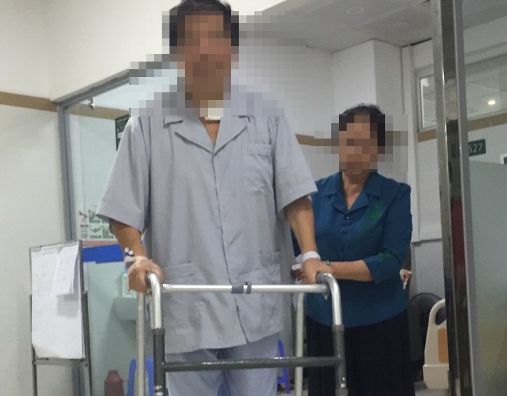 Nguoi dan ong thoat chet sau 46 ngay 'giang co voi tu than' hinh anh