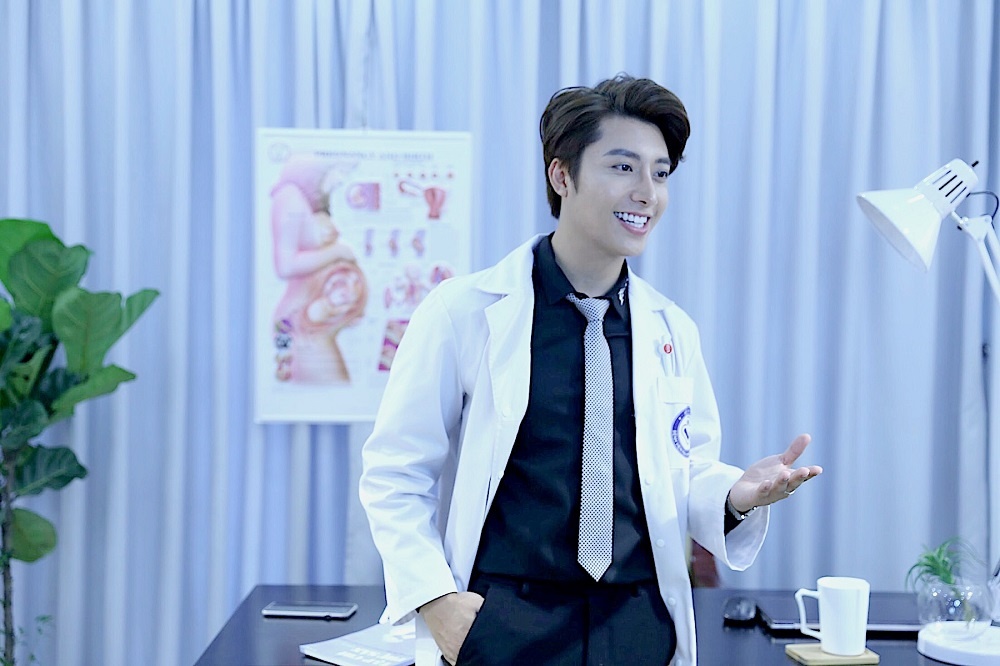 Bà bầu uống nước đá ảnh 1 Ba bau uong nuoc da anh 1