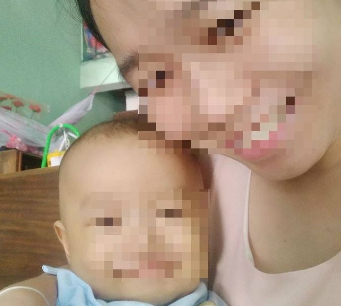 Noi dau cua vo chong vua mat dua con thu tinh trong ong nghiem hinh anh