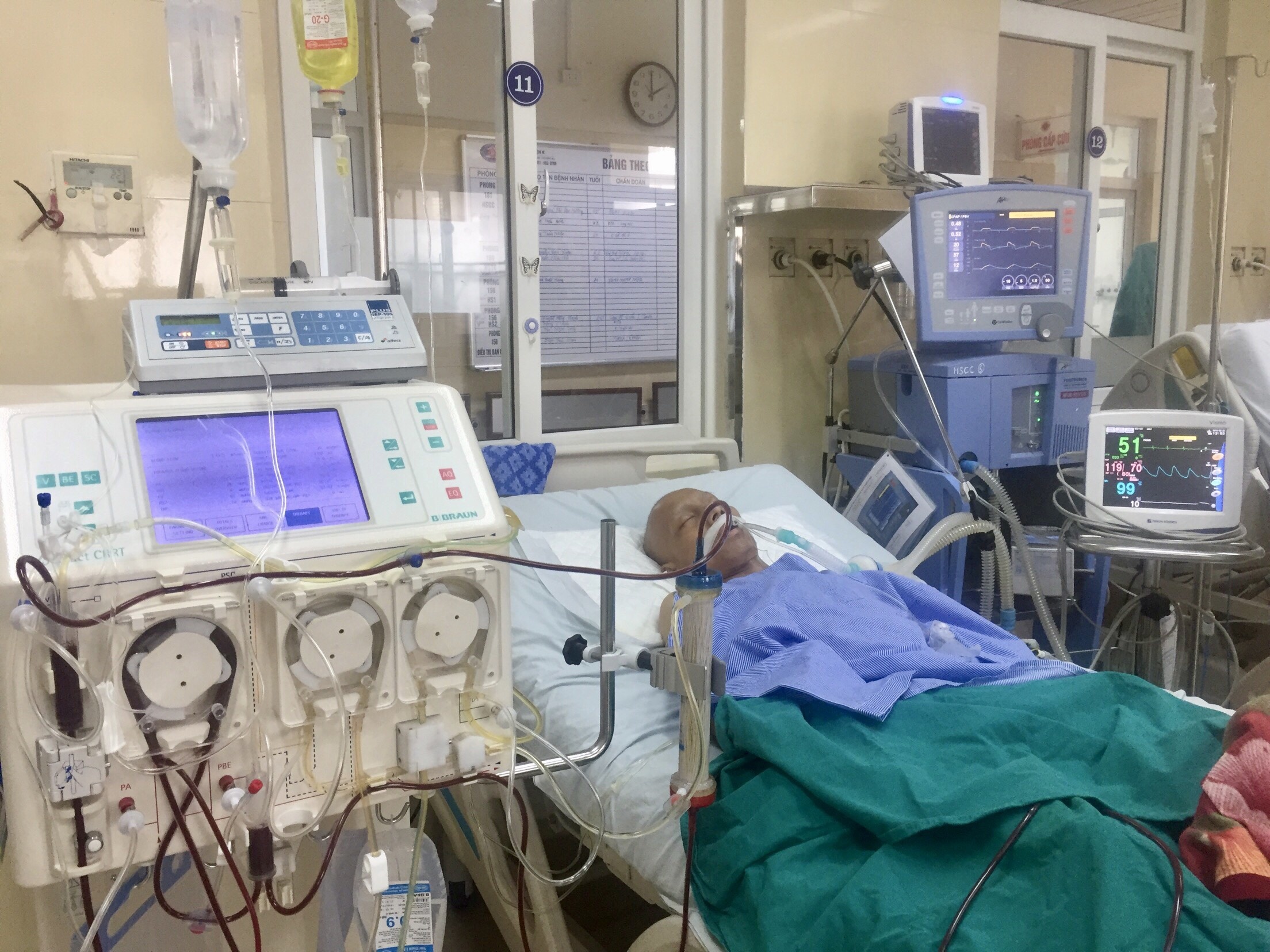 Thay huyet tuong cuu song nguoi dan ong bi nhuoc co hinh anh