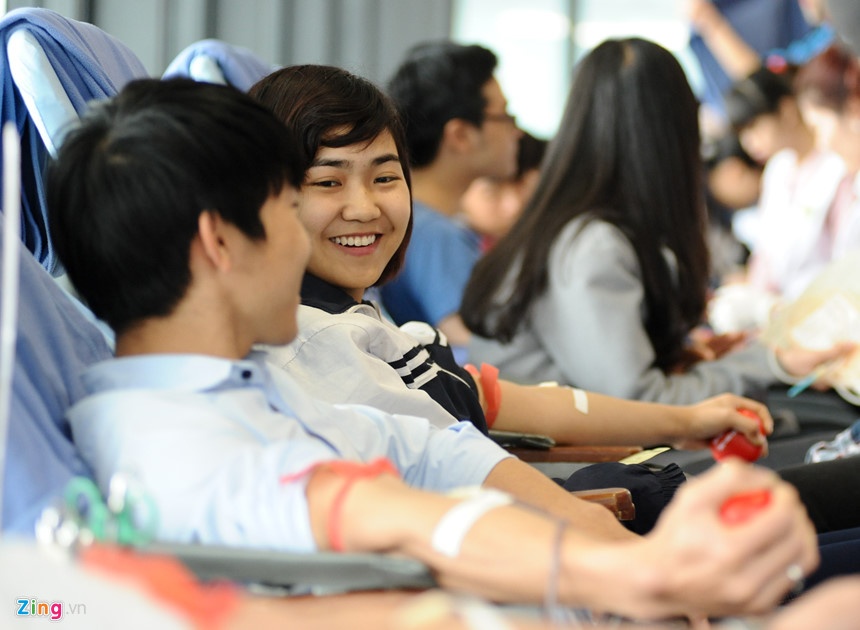 Benh vien Viet Duc len tieng ve tinh trang co mau anh 1