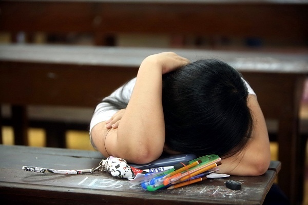 Ba trieu thanh thieu nien Viet dang doi mat voi chung tam than hinh anh