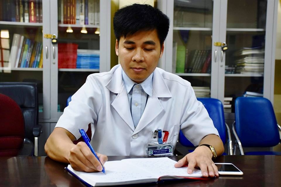 cậu bé 16 tuổi mắc ung thư phổi ảnh 1 cau be 16 tuoi mac ung thu phoi anh 1
