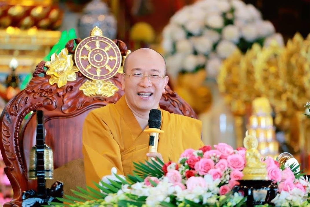 Bac si sung sot vi cach giai thich ve ung thu cua tru tri chua Ba Vang hinh anh