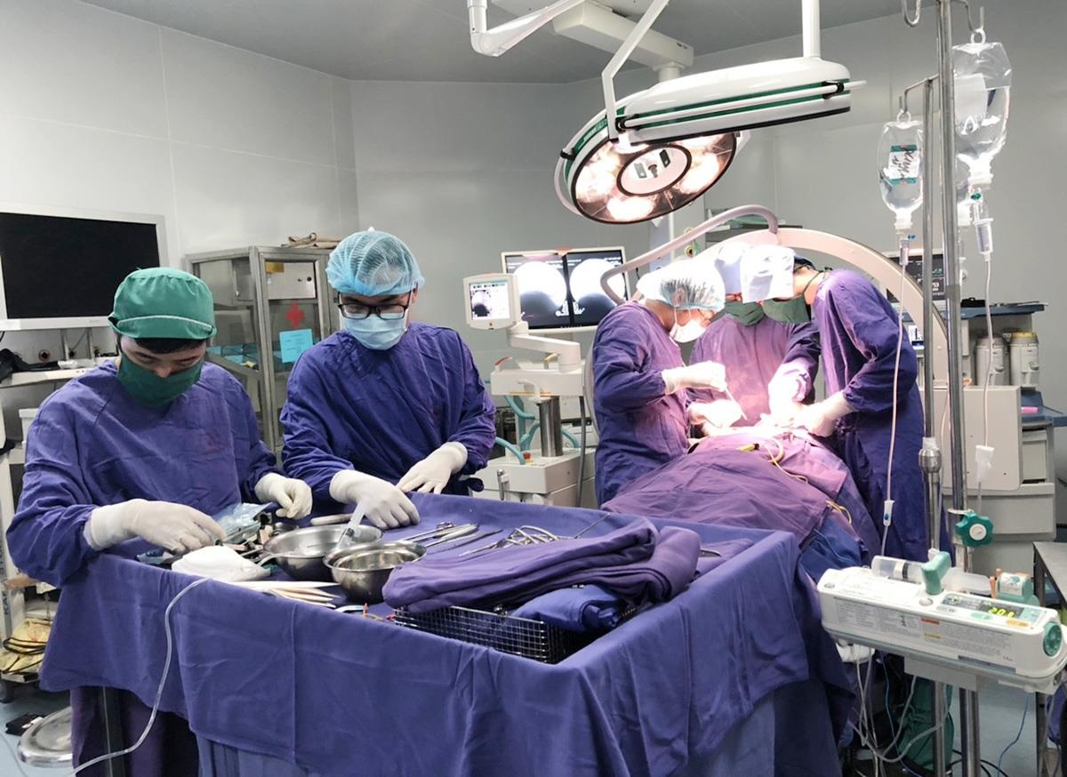 vỡ dập tủy cổ ảnh 1 vo dap tuy co anh 1