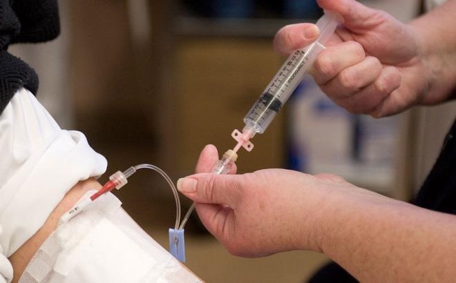 Be trai chet bat thuong, Benh vien K tam dinh chi bac si dieu tri hinh anh