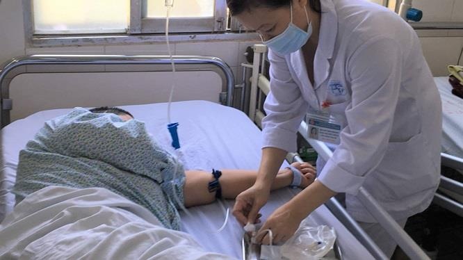 Tai sao de bi dot quy khi nang nong? hinh anh